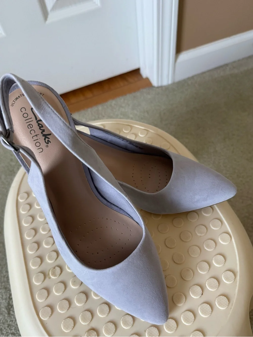 Clarks Blue Gray Suede Slingback Pointed Toe Heels. Brand New Never Worn.